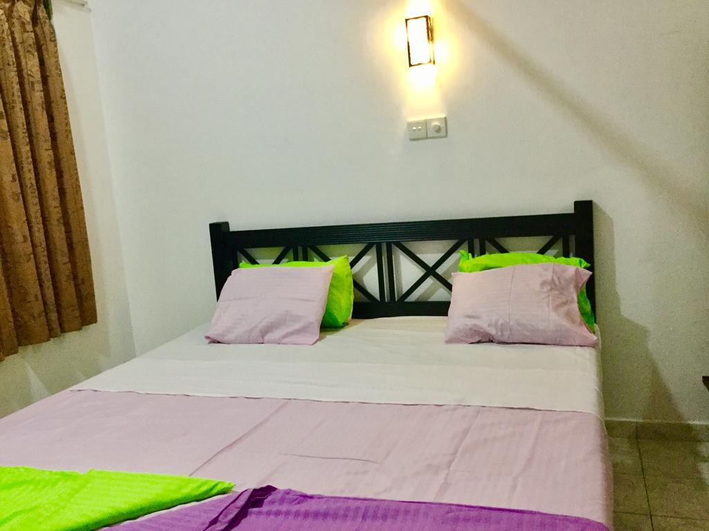Hikkaduwa Family Inn Екстериор снимка