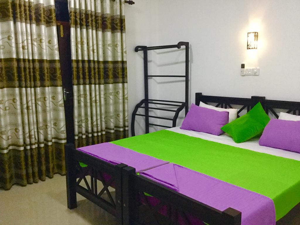 Hikkaduwa Family Inn Екстериор снимка