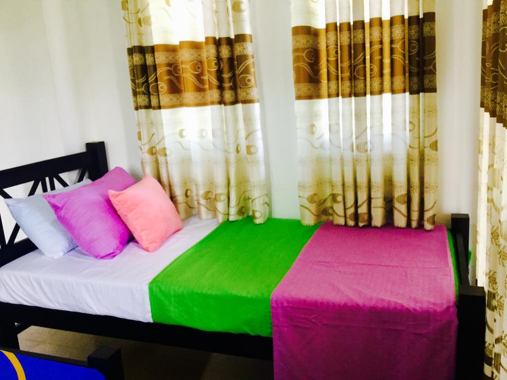 Hikkaduwa Family Inn Екстериор снимка