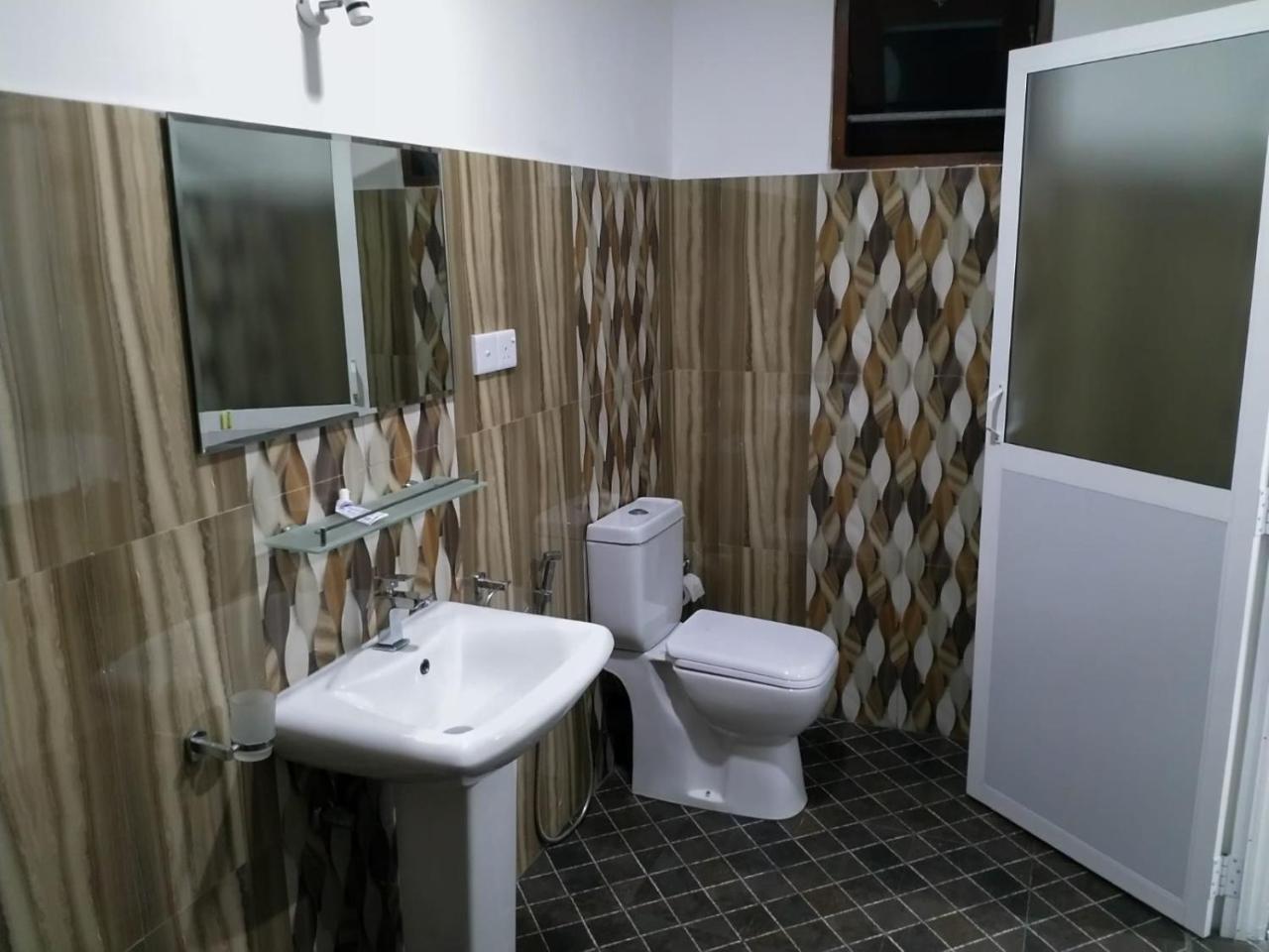 Hikkaduwa Family Inn Екстериор снимка