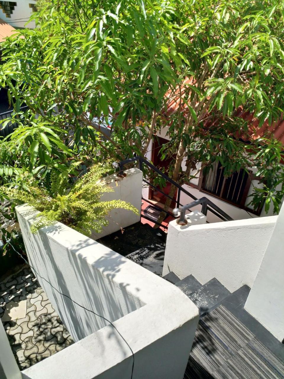 Hikkaduwa Family Inn Екстериор снимка