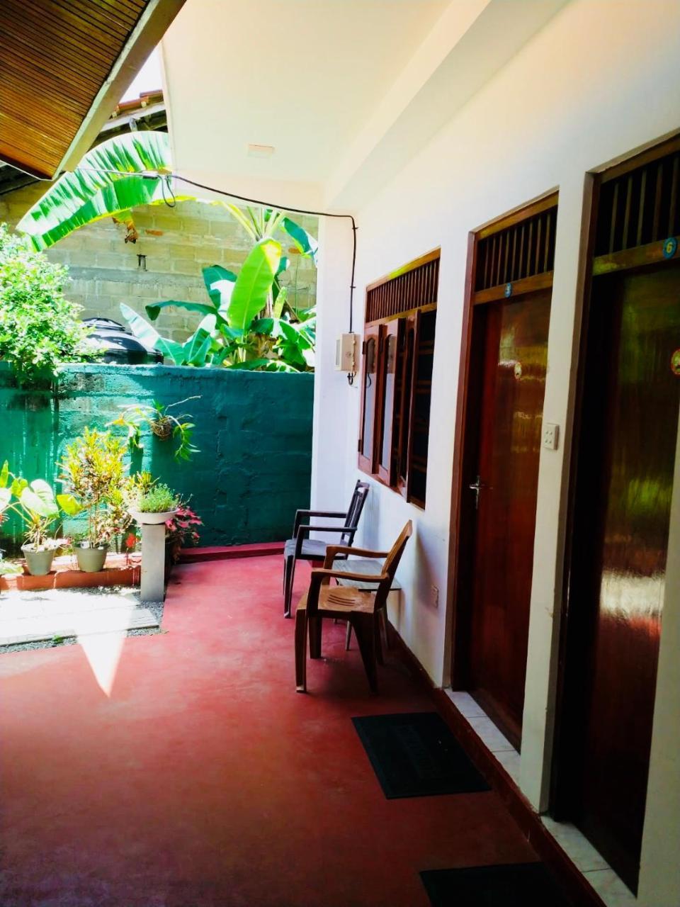 Hikkaduwa Family Inn Екстериор снимка