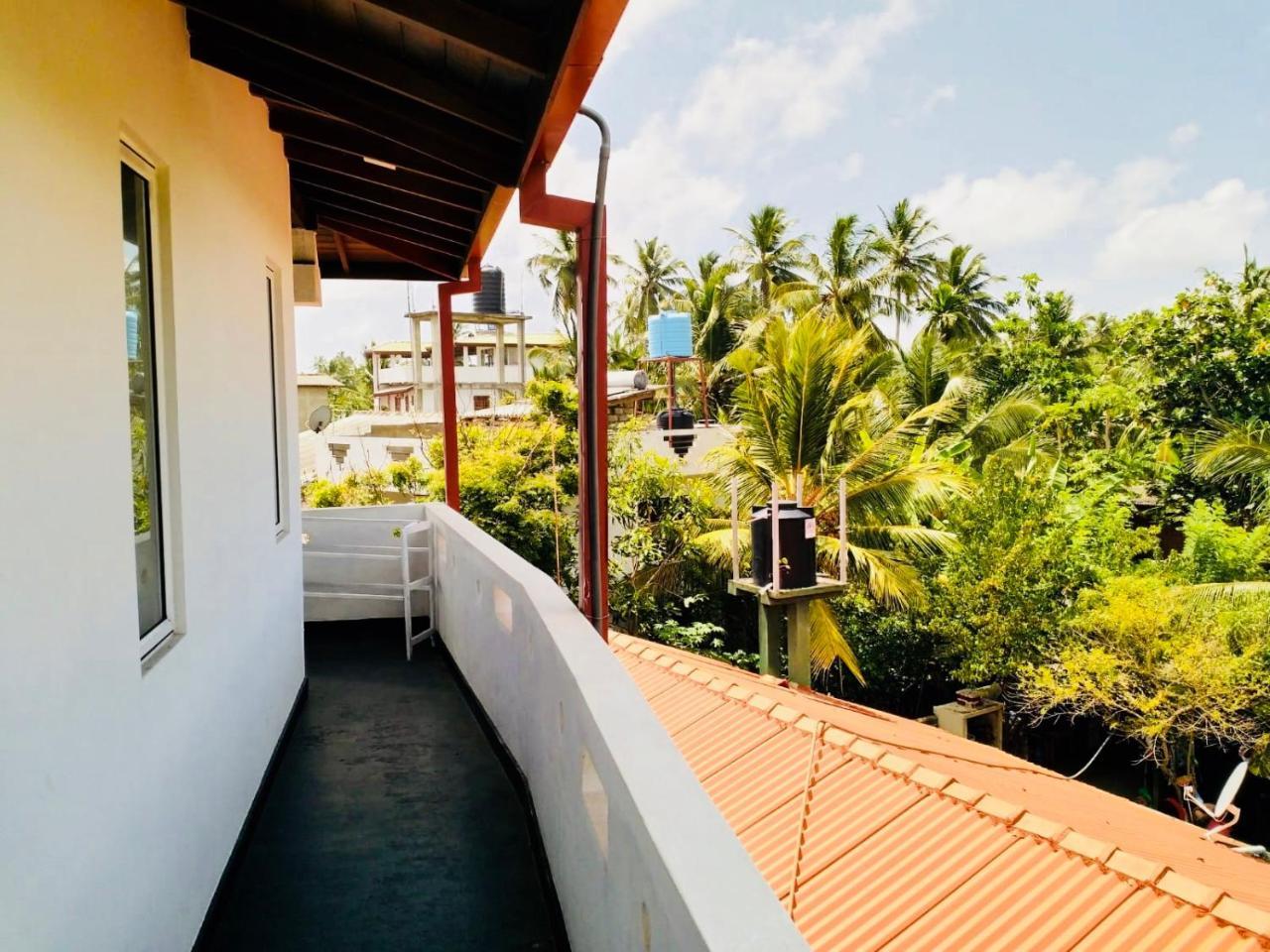 Hikkaduwa Family Inn Екстериор снимка