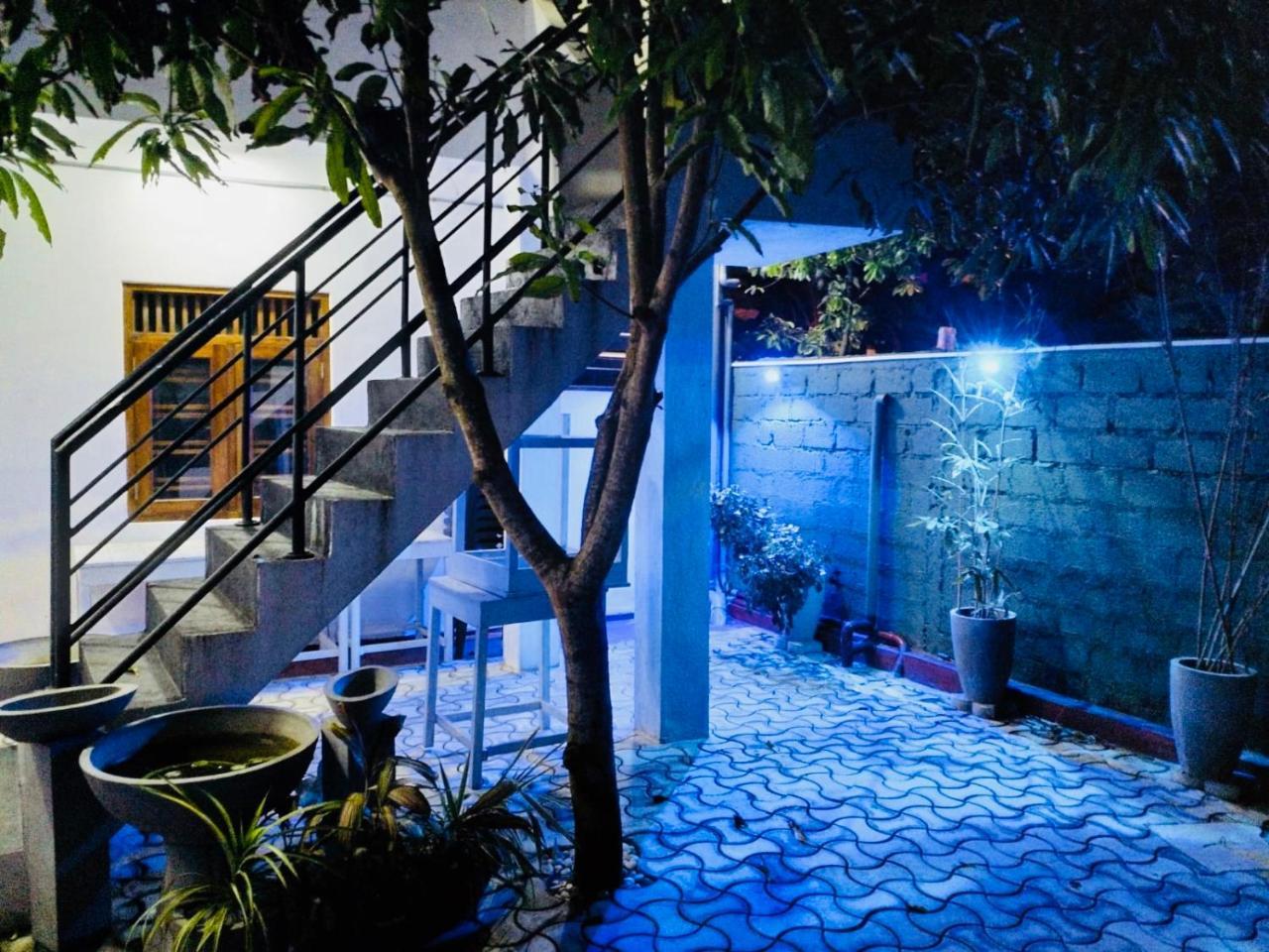 Hikkaduwa Family Inn Екстериор снимка