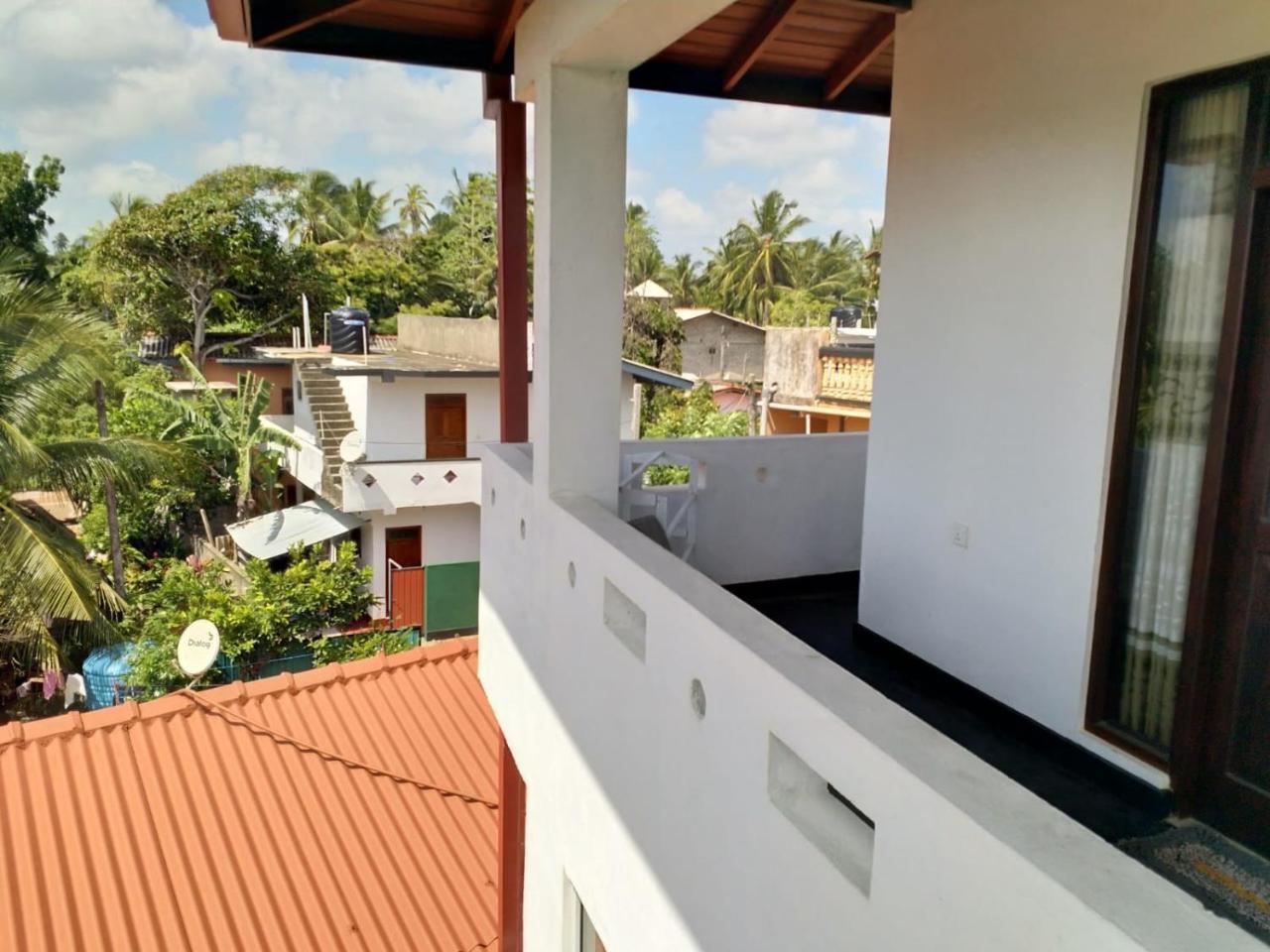 Hikkaduwa Family Inn Екстериор снимка